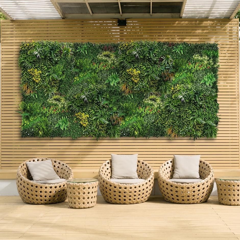 artificial green wall in dubai